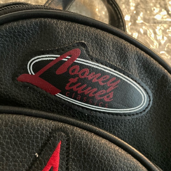 Small looney Tunes Tweety bird leather back pack - Picture 7 of 10